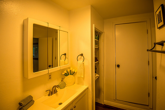 Bathroom 1b