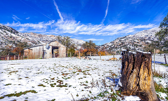 190 snowy barn 3